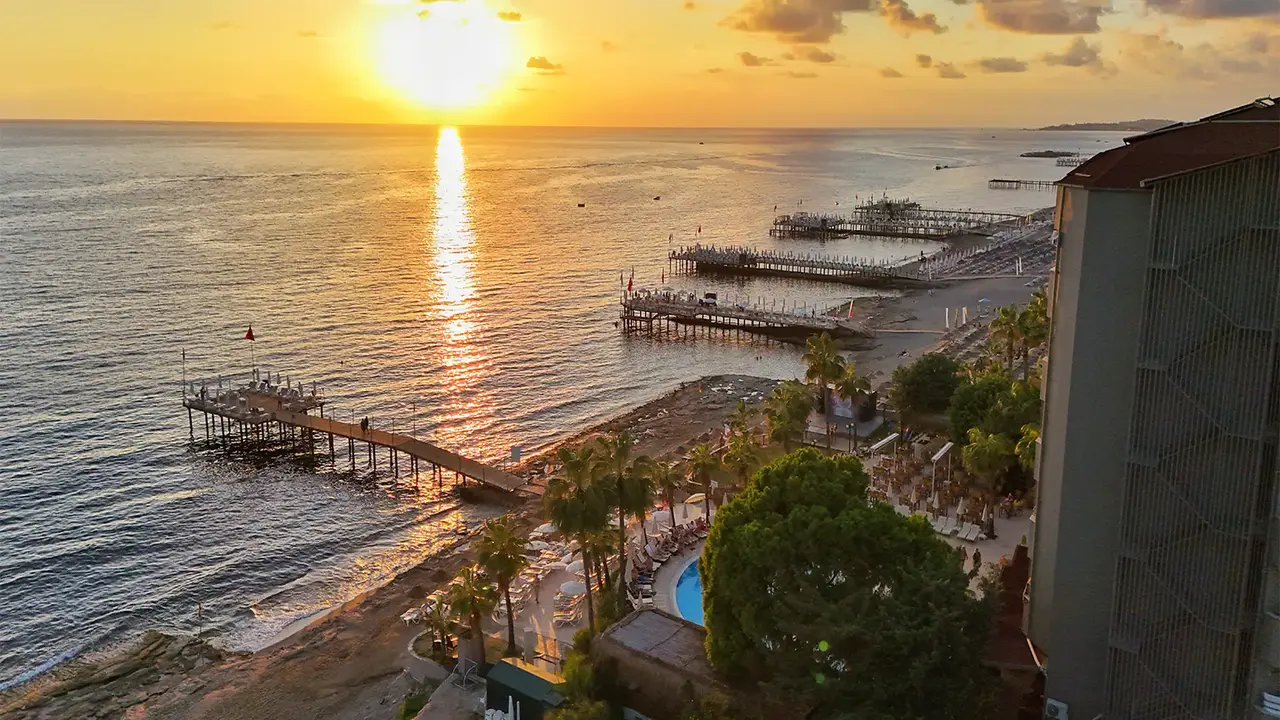 Anitas Beach Hotel