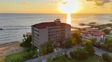 Anitas Beach Hotel