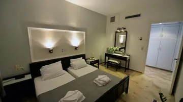 Anna Apartments