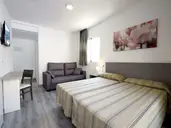 Anna Hostal Benidorm