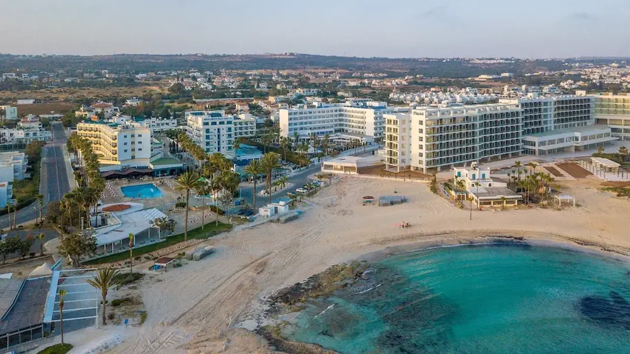 Anonymous Beach Hotel - Adults Only