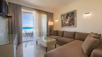 Antigoni Seaside Resort