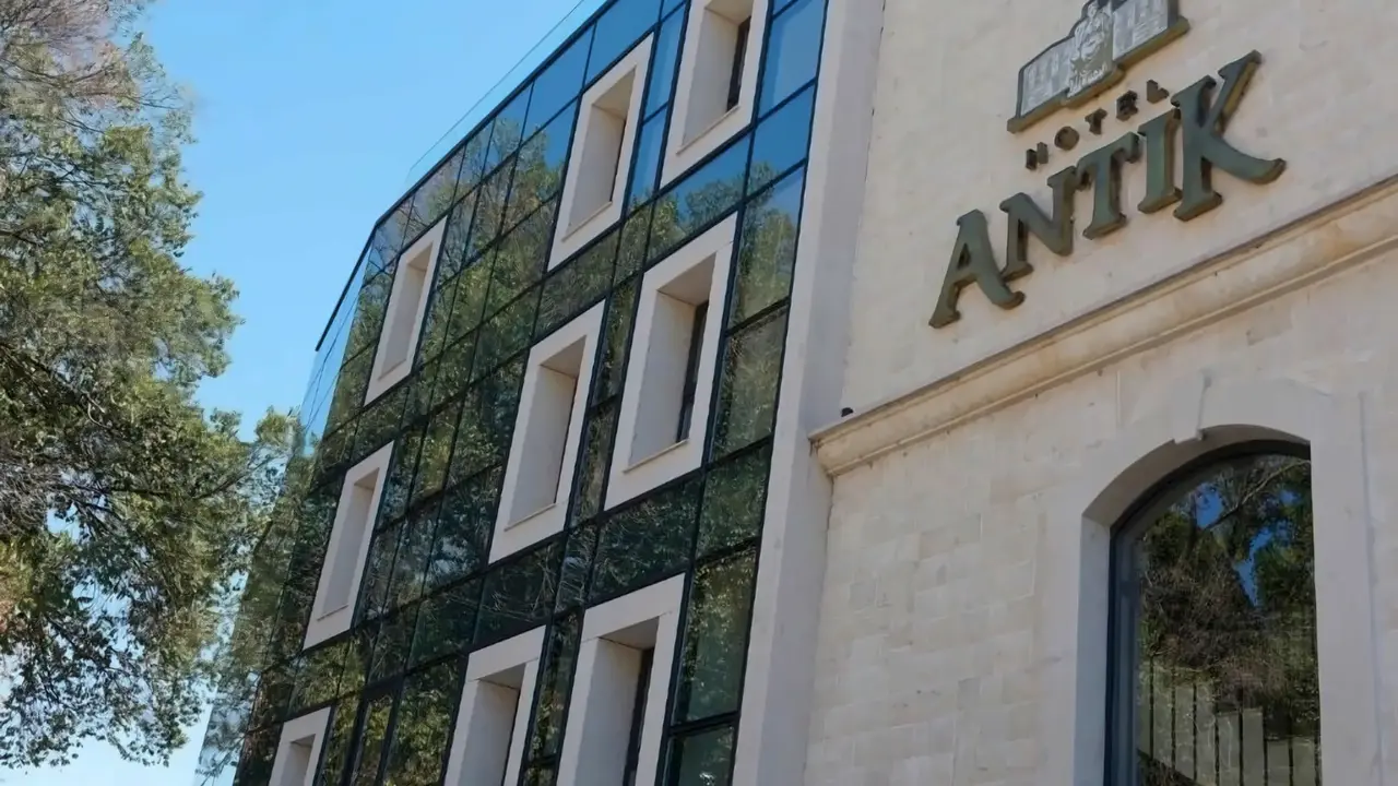 Antik Apartments