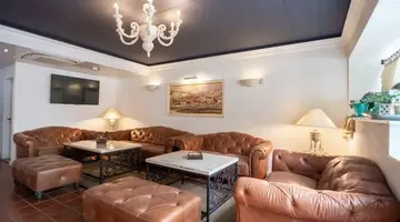 Antik Apartments