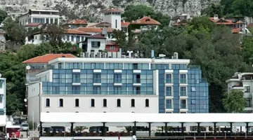 Antik Apartments