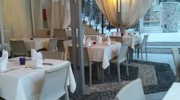 ANTINEA SUITES & SPA HOTEL