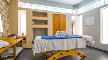 ANTINEA SUITES & SPA HOTEL