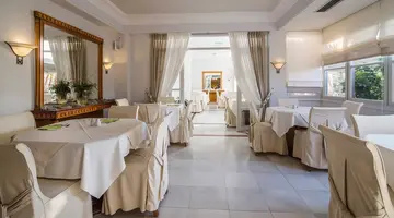 Antinea Suites & Spa