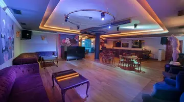 Antique Roman Palace (Adults only 16+)
