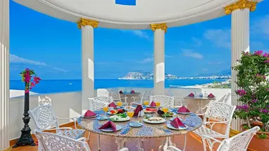 ANTIQUE ROMAN PALACE "MUSEUM HOTEL"