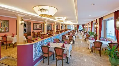 ANTIQUE ROMAN PALACE "MUSEUM HOTEL"