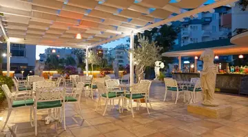 ANTIQUE ROMAN PALACE "MUSEUM HOTEL"