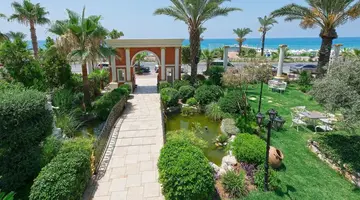 ANTIQUE ROMAN PALACE "MUSEUM HOTEL"