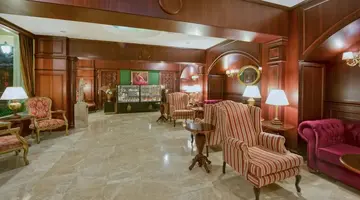 ANTIQUE ROMAN PALACE "MUSEUM HOTEL"