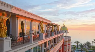 ANTIQUE ROMAN PALACE "MUSEUM HOTEL"