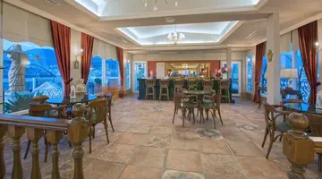 ANTIQUE ROMAN PALACE "MUSEUM HOTEL"