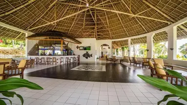 Antonio Beach Tree House Hotel & Spa