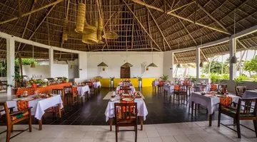 Antonio Beach Tree House Hotel & Spa
