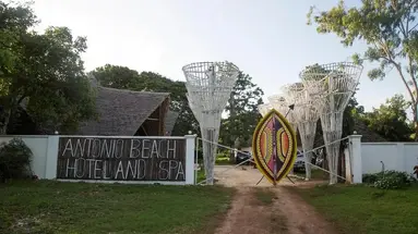 Antonio Beach Tree House Hotel & Spa