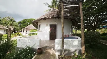 Antonio Beach Tree House Hotel & Spa