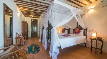 Antonio Beach Tree House Hotel & Spa