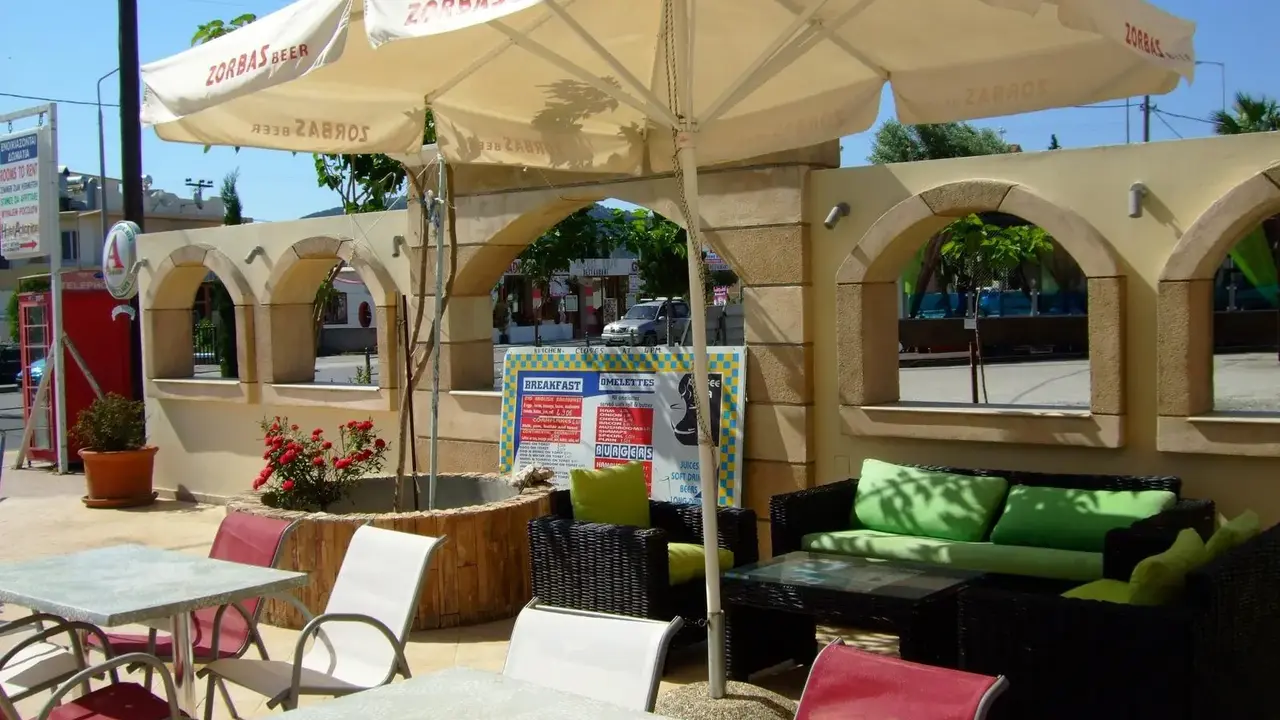 Antonios Hotel