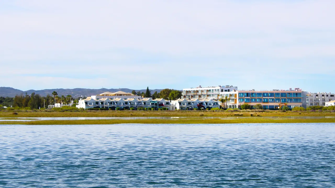 AP Cabanas Beach & Nature