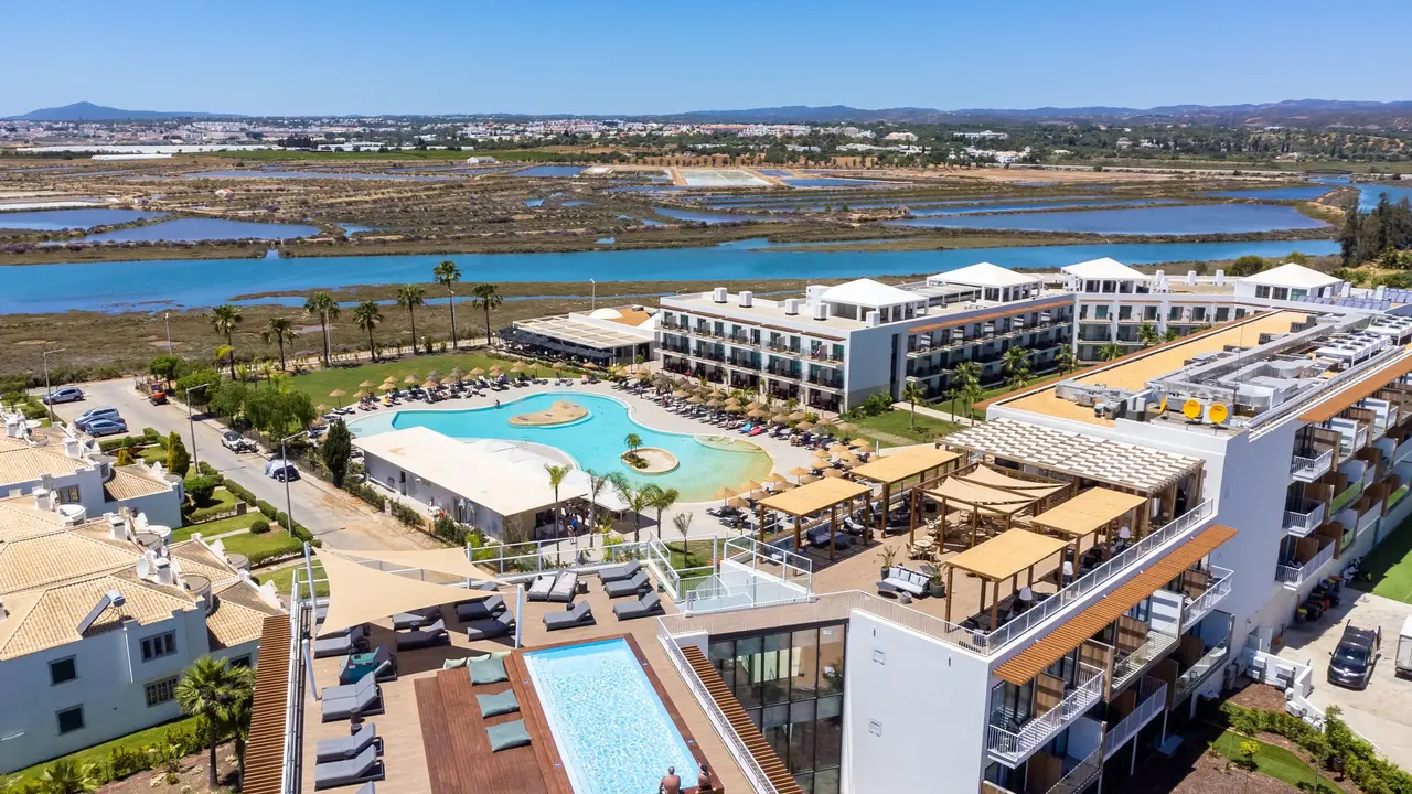 AP Cabanas Beach & Nature