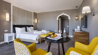 AP Oriental Beach