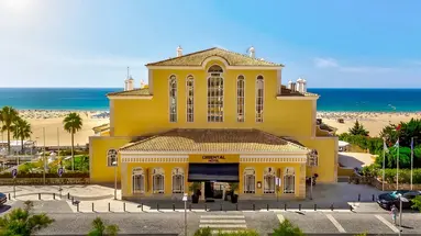 AP Oriental Beach