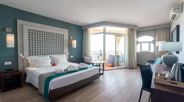 AP Oriental Beach