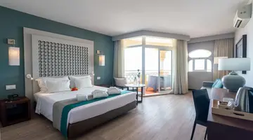 AP Oriental Beach