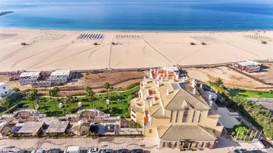 AP Oriental Beach