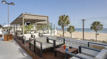 AP Oriental Beach