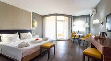 AP Oriental Beach