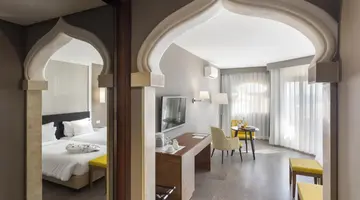 AP Oriental Beach
