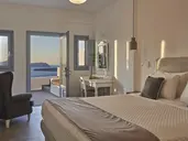 Apanemo Hotel and Suites