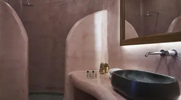 Apanemo Hotel and Suites