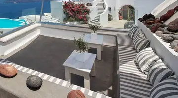 Apanemo Hotel and Suites