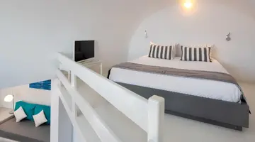 Apanemo Hotel and Suites