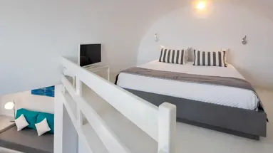 Apanemo Hotel and Suites