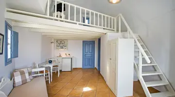 Apanemo Hotel and Suites
