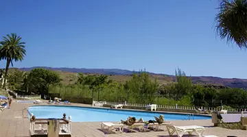 Apartamentos Corona Roja