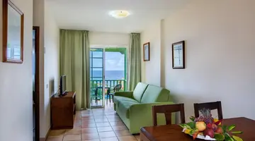 Apartamentos La Caleta