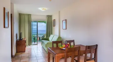 Apartamentos La Caleta