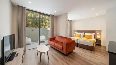 Apartamentos Monumental Plaza by Petit Hotels