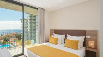 Apartamentos Monumental Plaza by Petit Hotels
