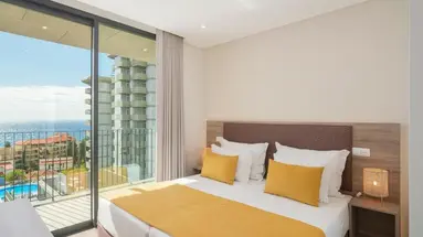 Apartamentos Monumental Plaza by Petit Hotels