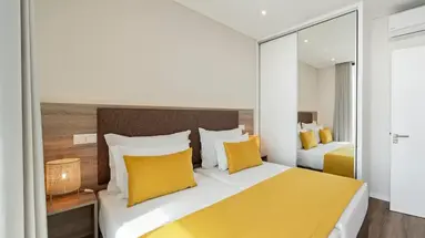 Apartamentos Monumental Plaza by Petit Hotels