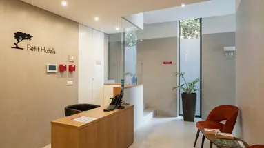 Apartamentos Monumental Plaza by Petit Hotels